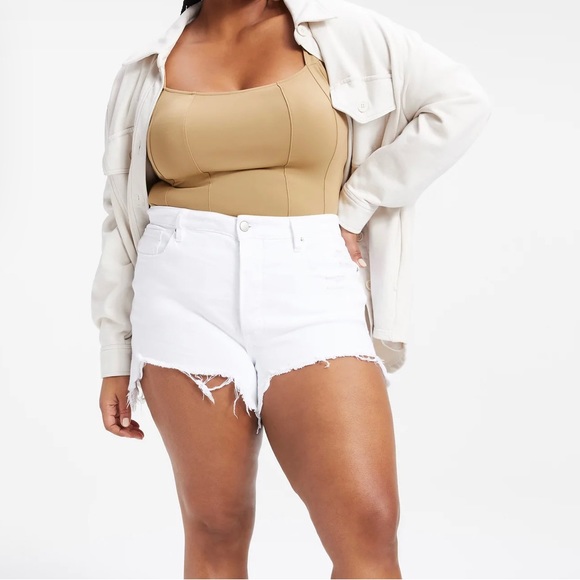 Good American Bombshell Short color White Frey Hem 038 Size 16 NWT - Picture 1 of 16